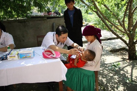 Thầy thuốc trẻ Bệnh viện Nhi Trung ương tích cực tham gia công tác xã hội